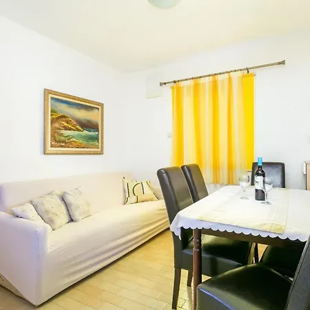 Apartamento With A Parking Space Marina, Trogir - 20016